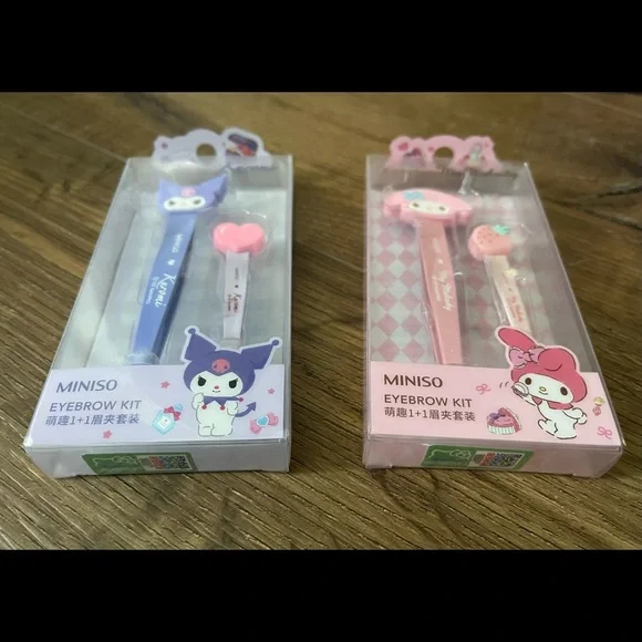 SANRIO-NWT Kuromi OR My Melody Eyebrow Tweezer Sets - Picture 4 of 7